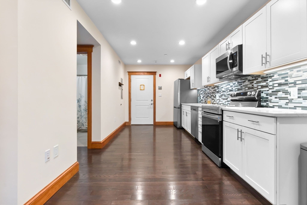 44 Maple St # 10