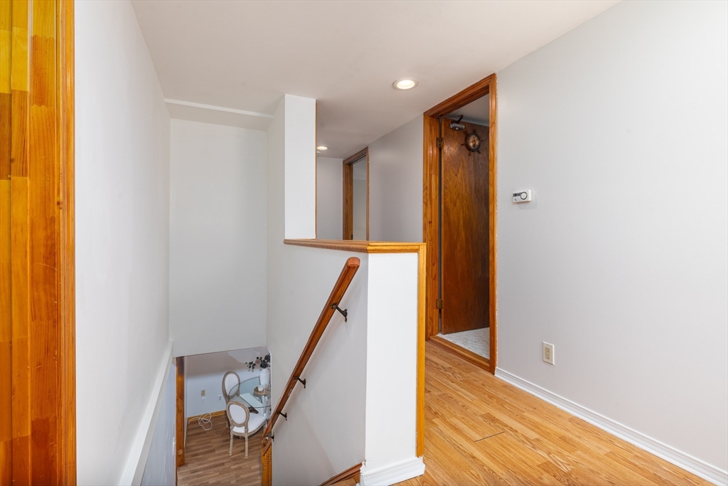 60 Roy St