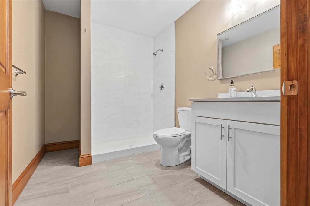 44 Maple St # 7