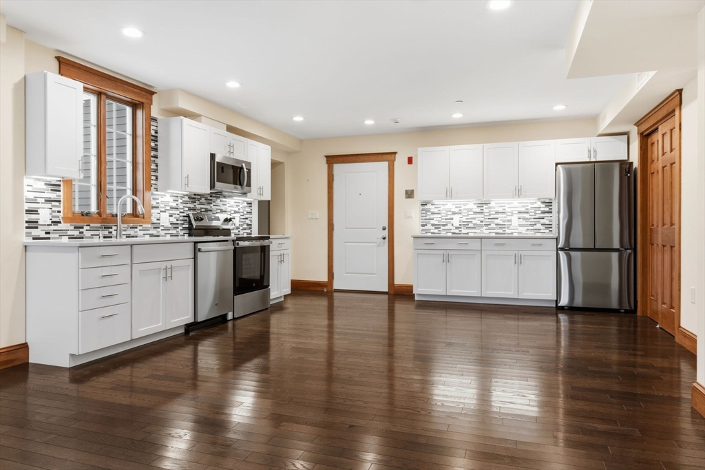 44 Maple St # 7