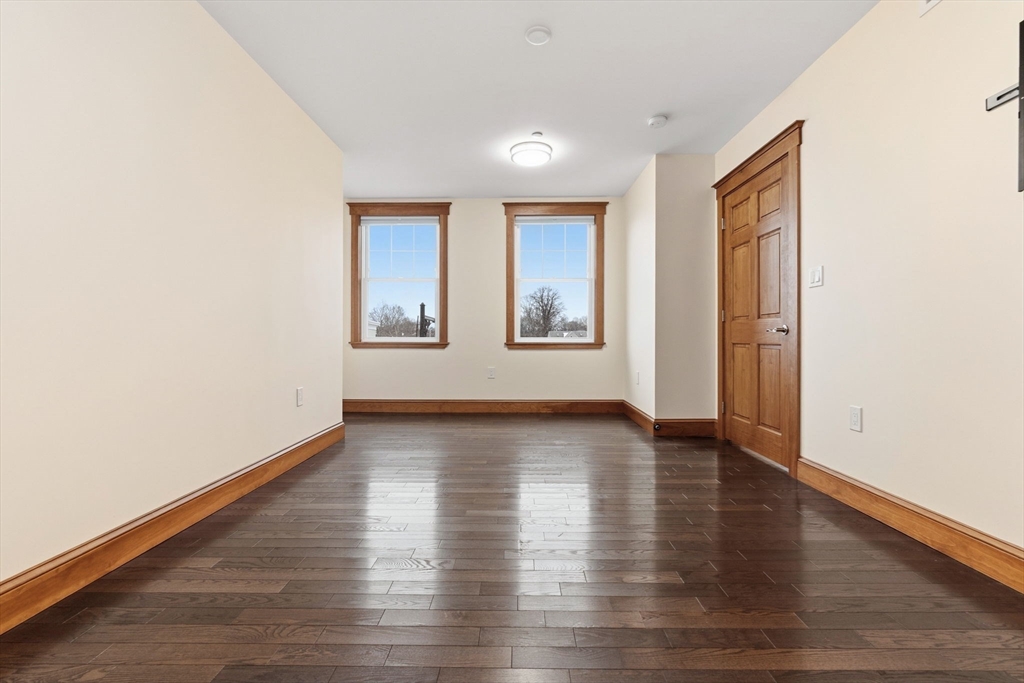 44 Maple St # 7