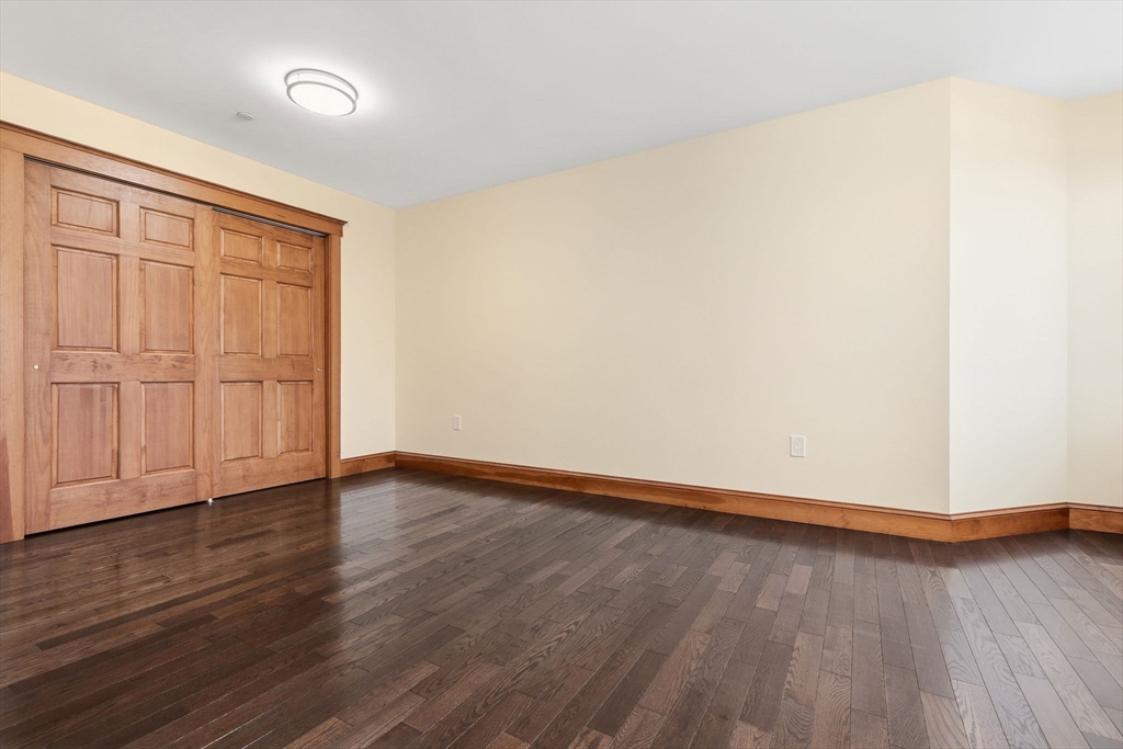 44 Maple St # 7
