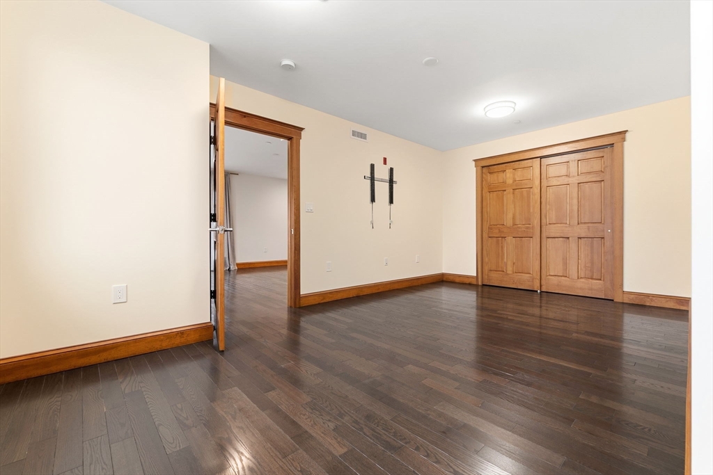 44 Maple St # 7