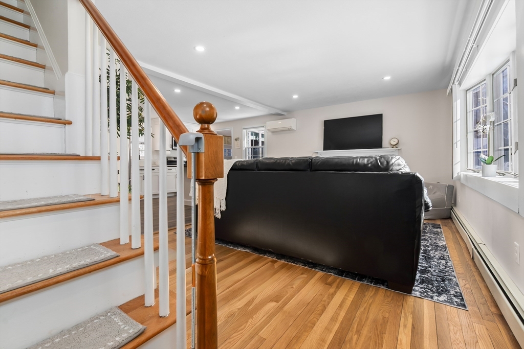 10 Ashcroft Cir
