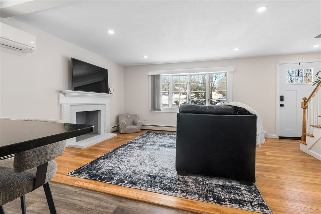 10 Ashcroft Cir