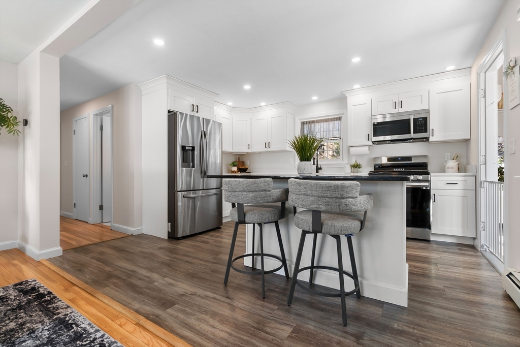 10 Ashcroft Cir