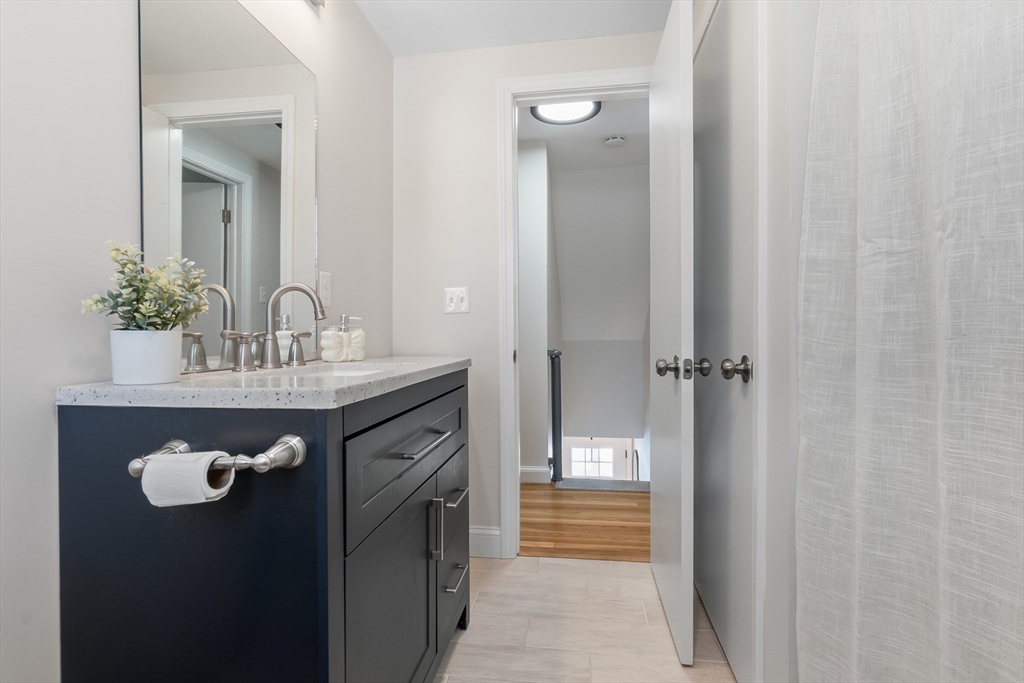 10 Ashcroft Cir