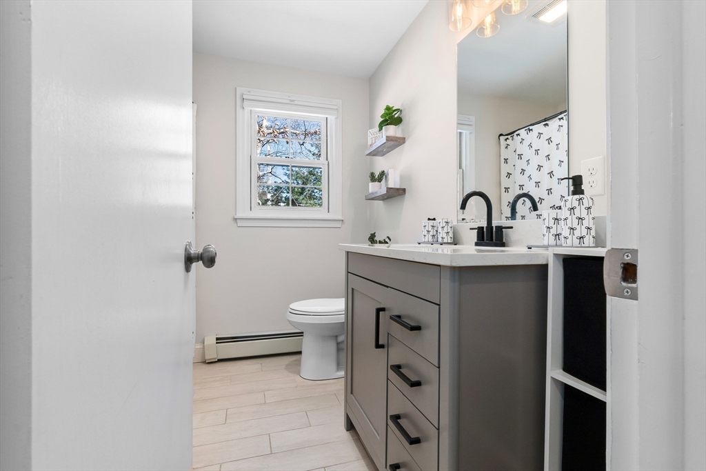 10 Ashcroft Cir