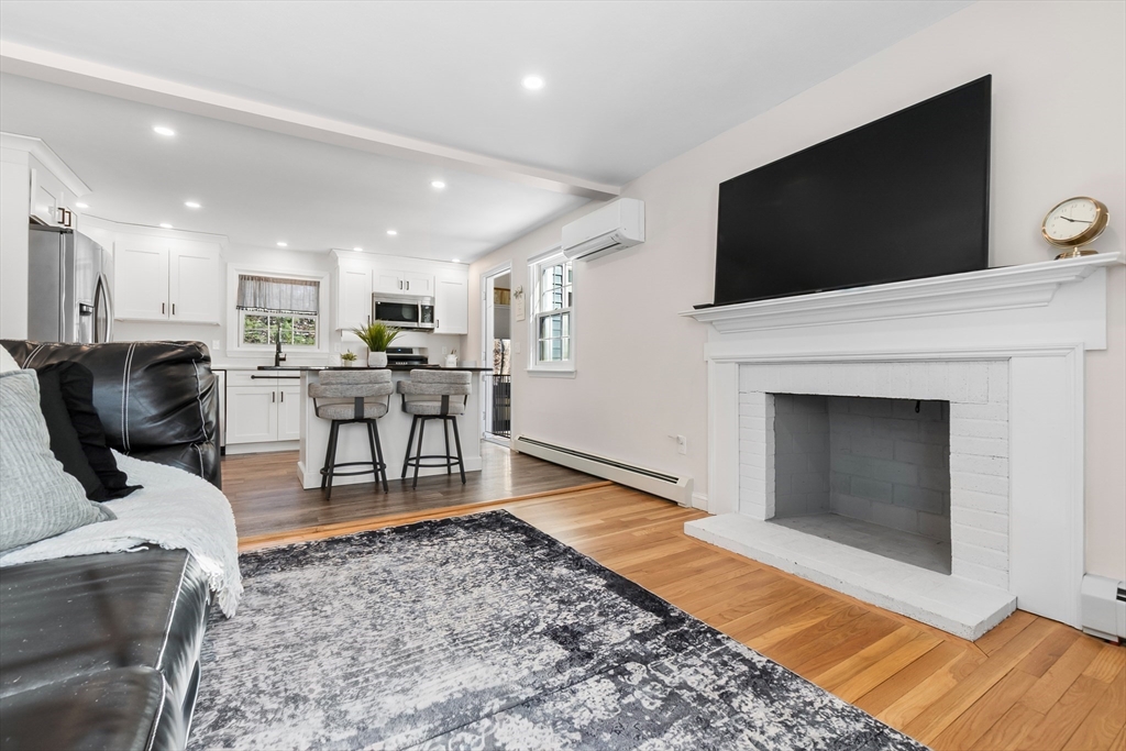 10 Ashcroft Cir