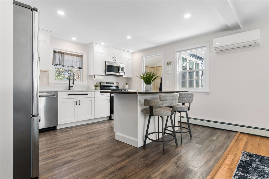 10 Ashcroft Cir