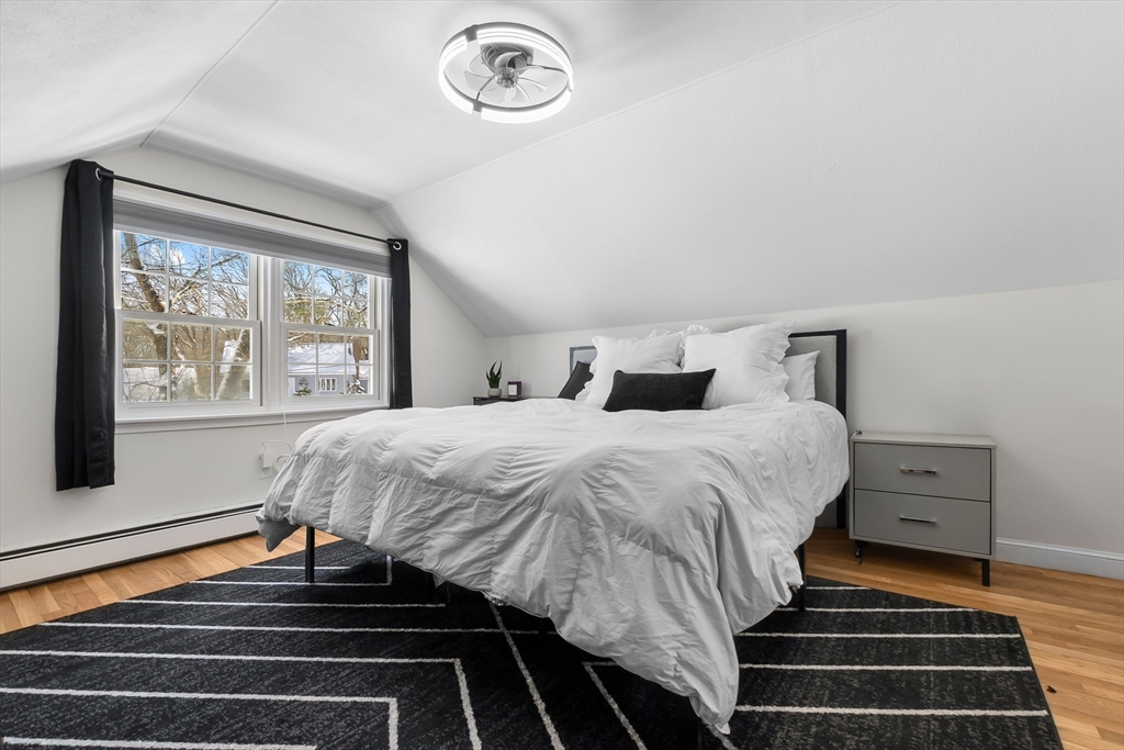 10 Ashcroft Cir