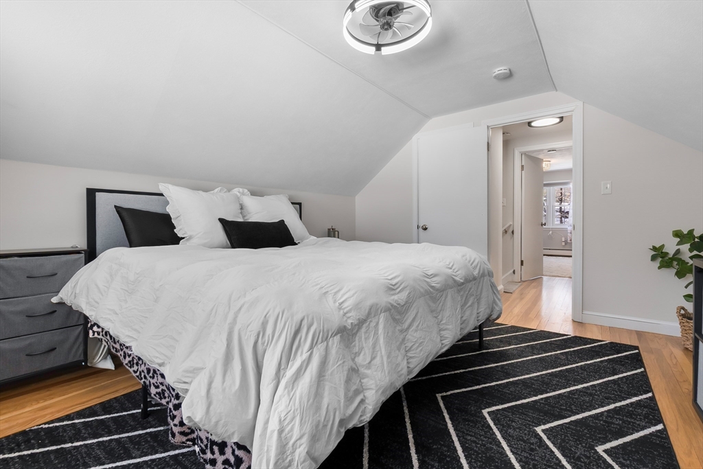 10 Ashcroft Cir