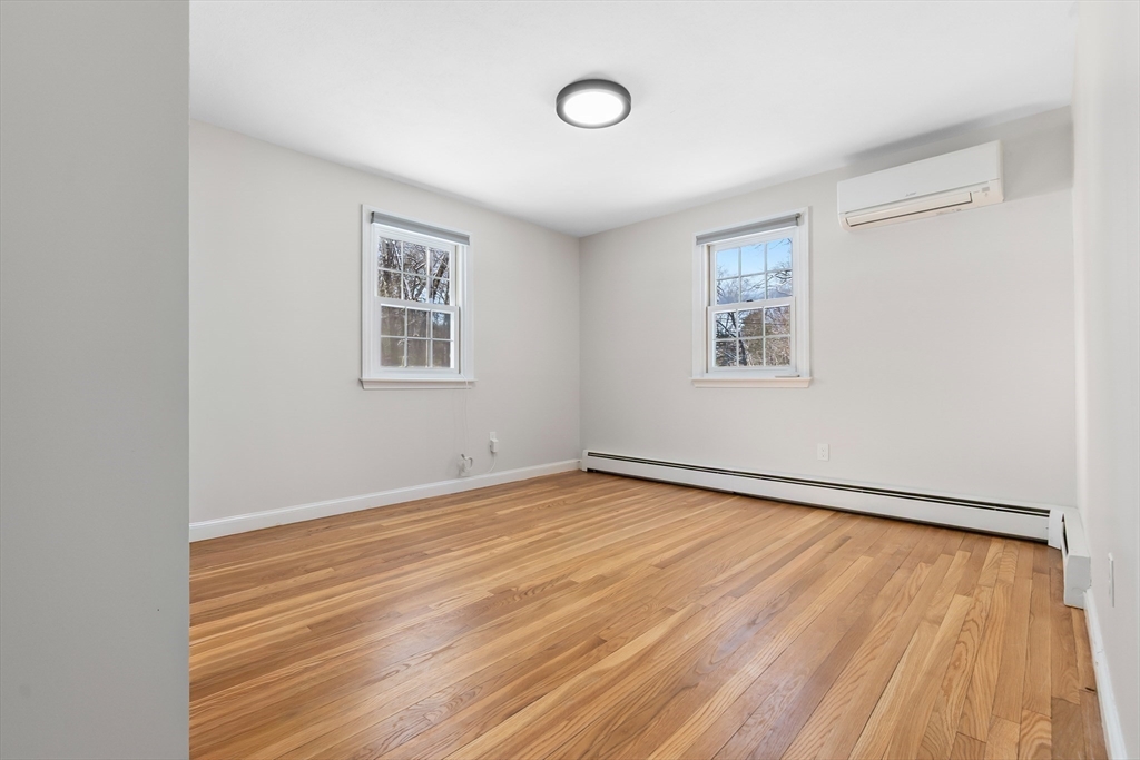 10 Ashcroft Cir