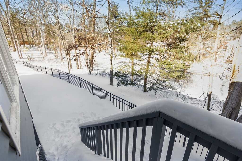 10 Ashcroft Cir