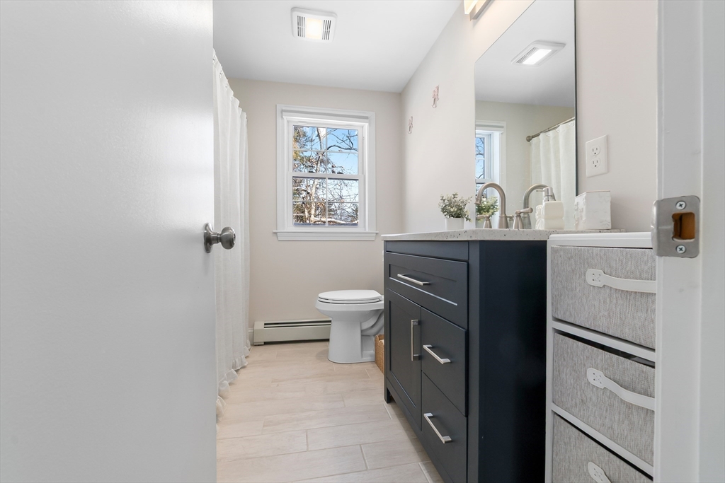 10 Ashcroft Cir