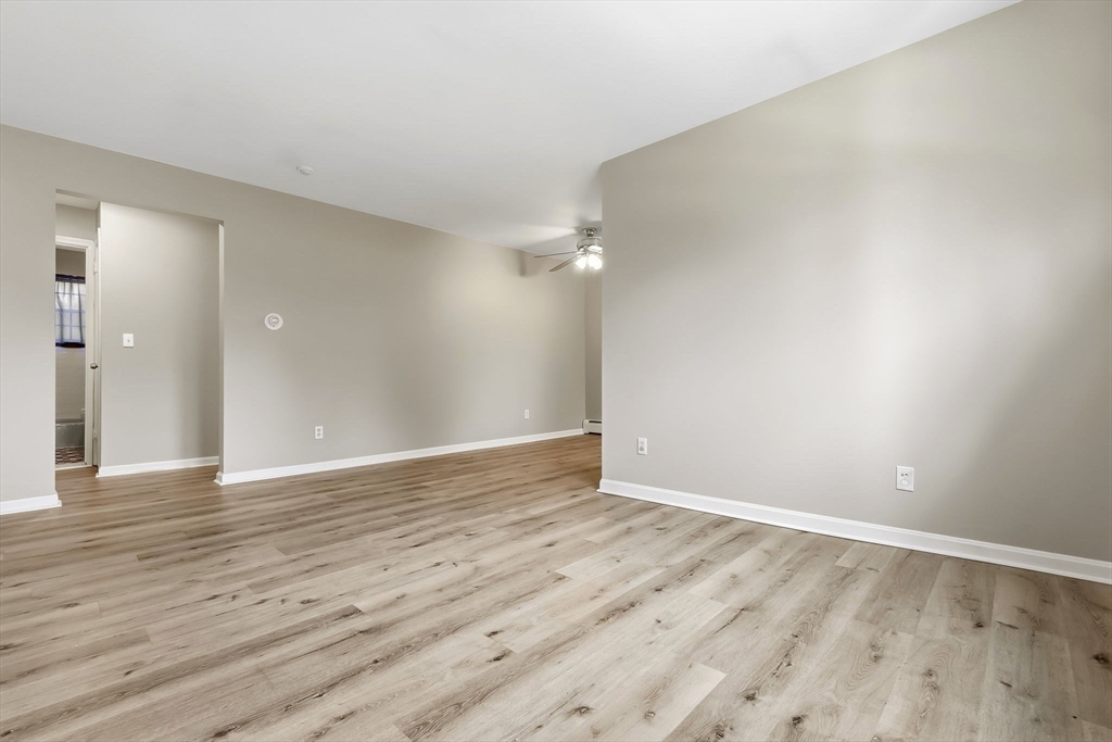 6 Venice St # B6
