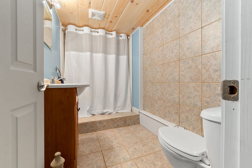 6 Ashcroft Cir