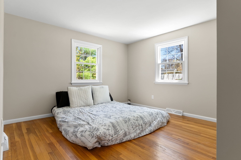6 Ashcroft Cir