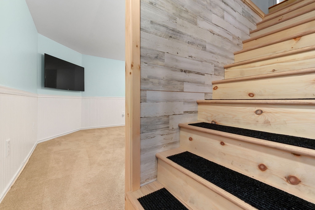 6 Ashcroft Cir