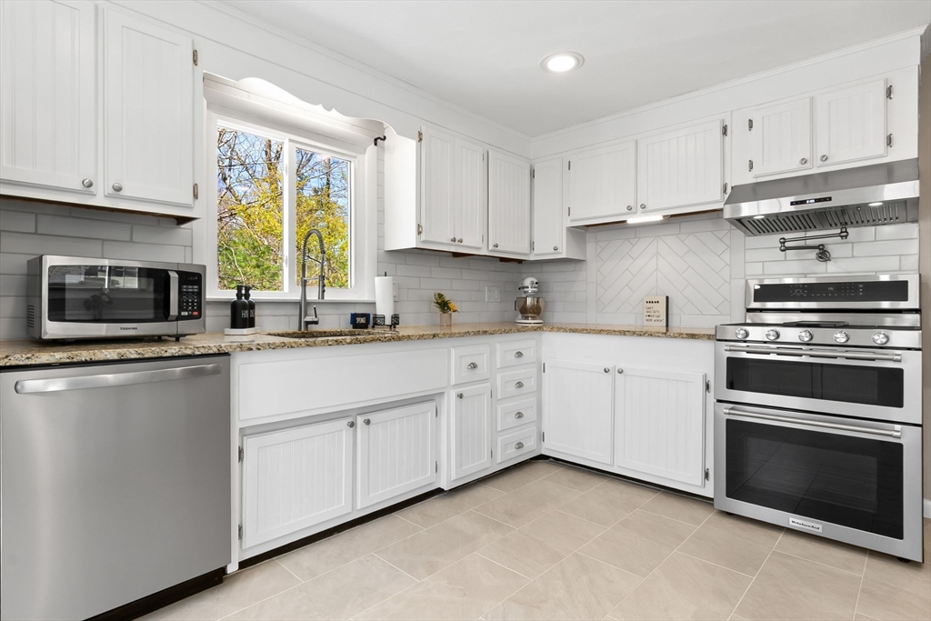 6 Ashcroft Cir