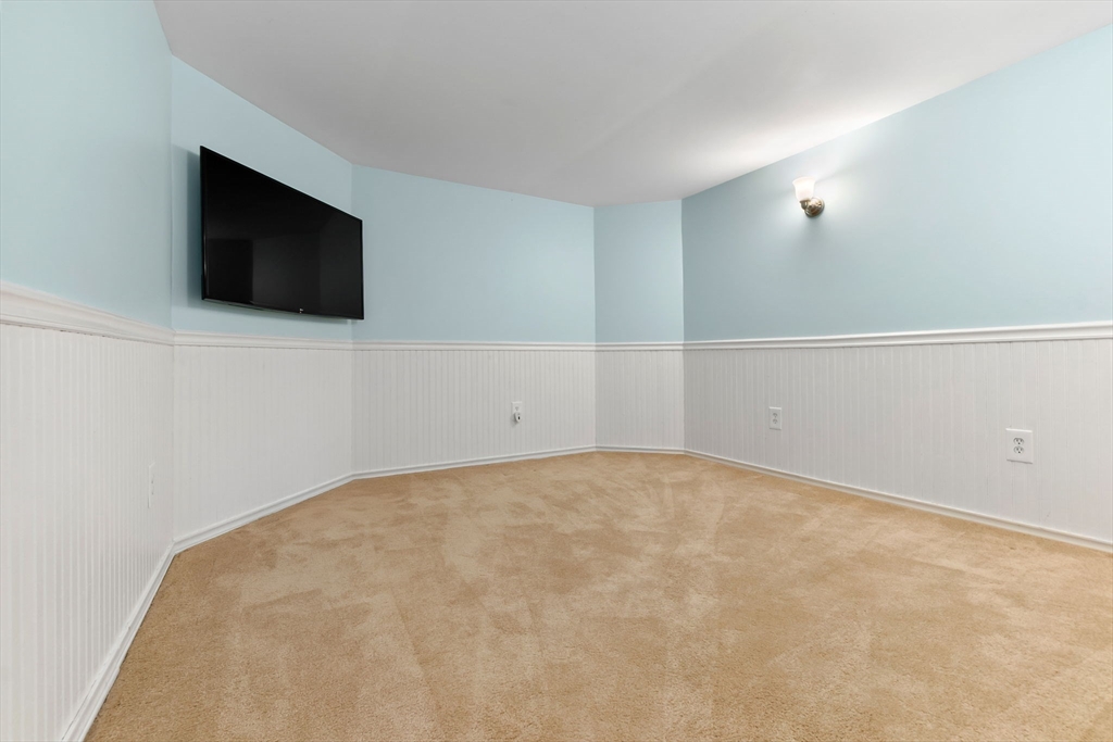 6 Ashcroft Cir