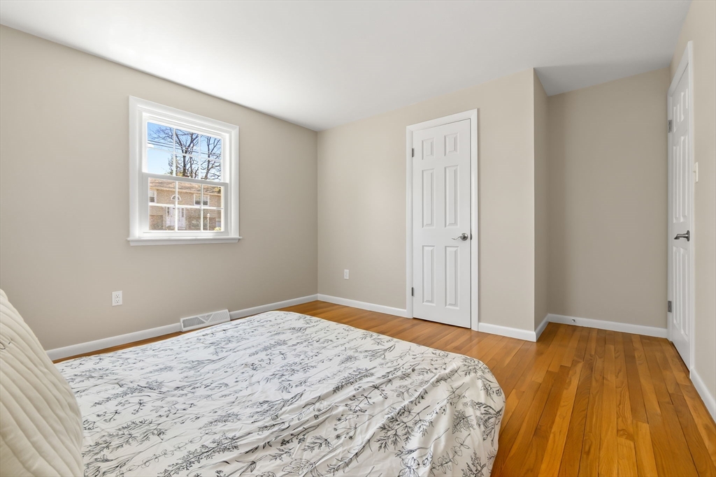 6 Ashcroft Cir