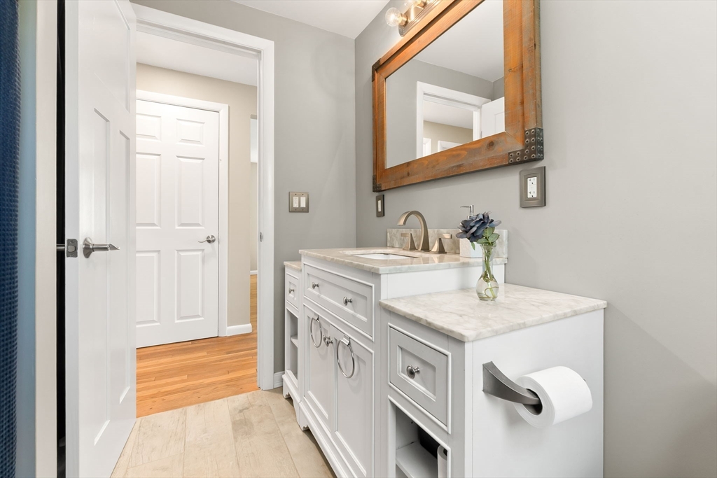 6 Ashcroft Cir