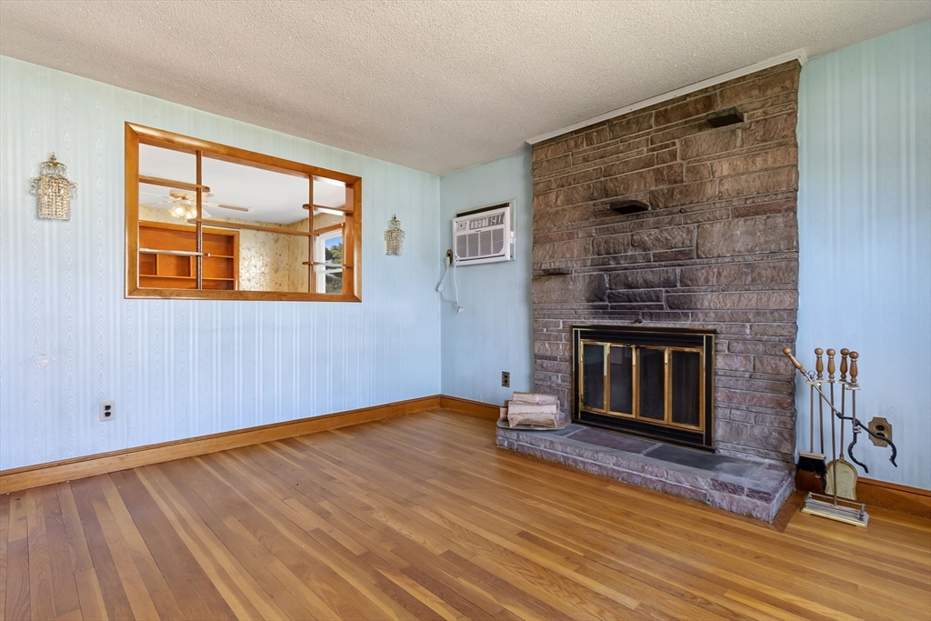 15 Carol Ann Rd