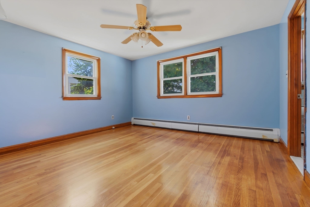 15 Carol Ann Rd