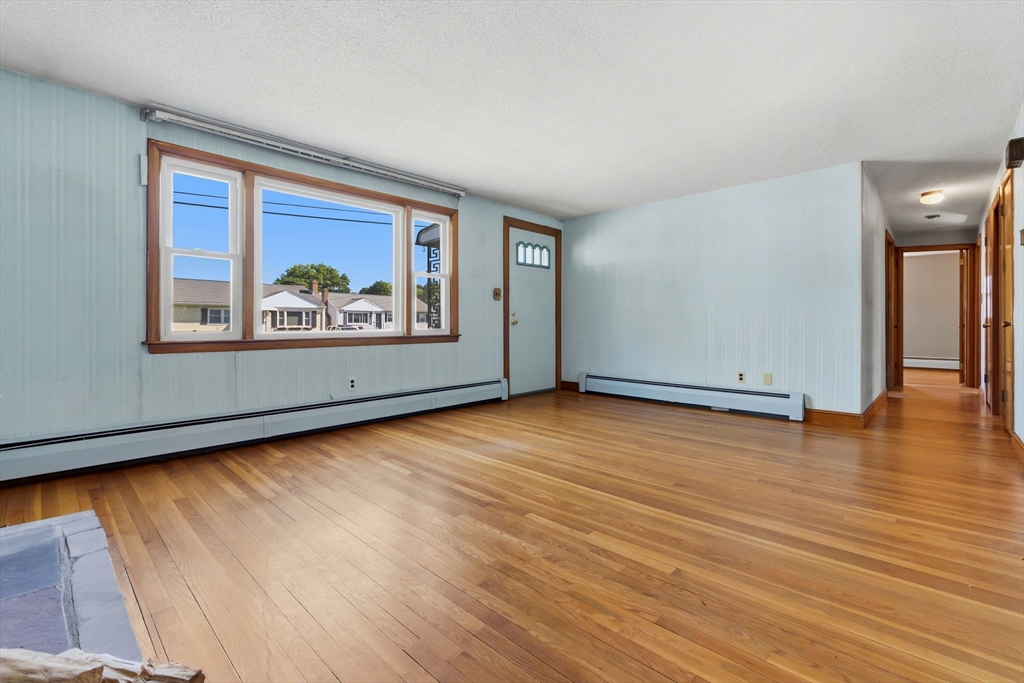 15 Carol Ann Rd