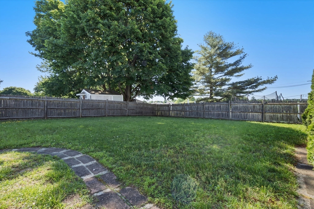 15 Carol Ann Rd