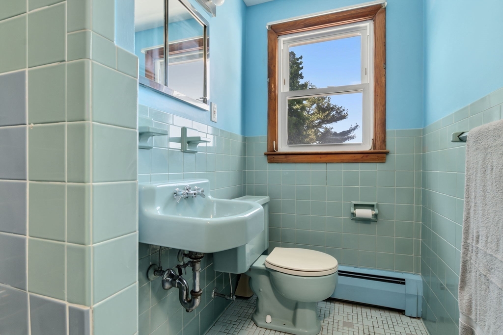 15 Carol Ann Rd