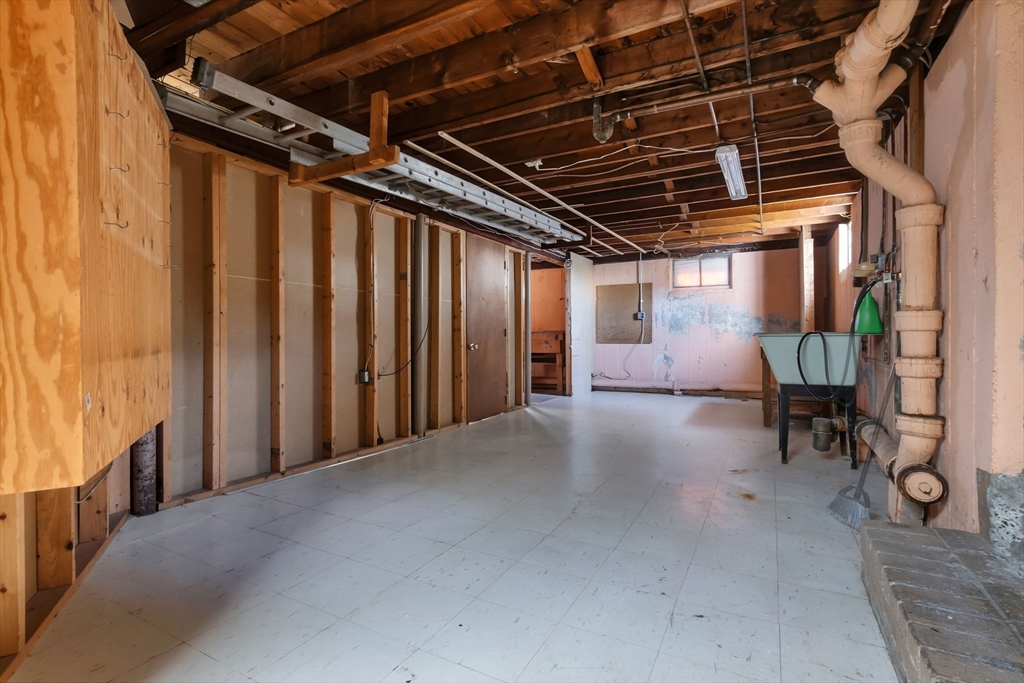 15 Carol Ann Rd