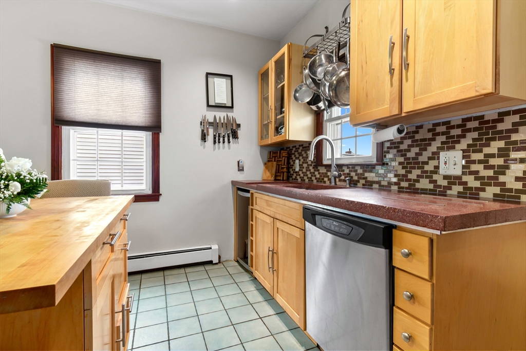 23 Chestnut St # 3L