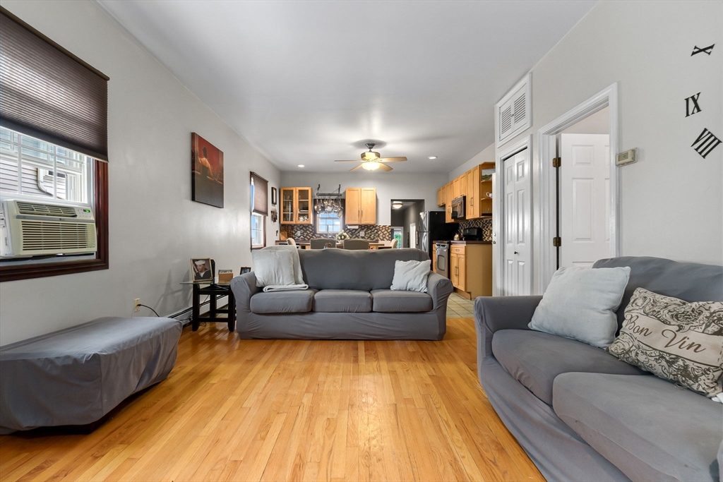 23 Chestnut St # 3L
