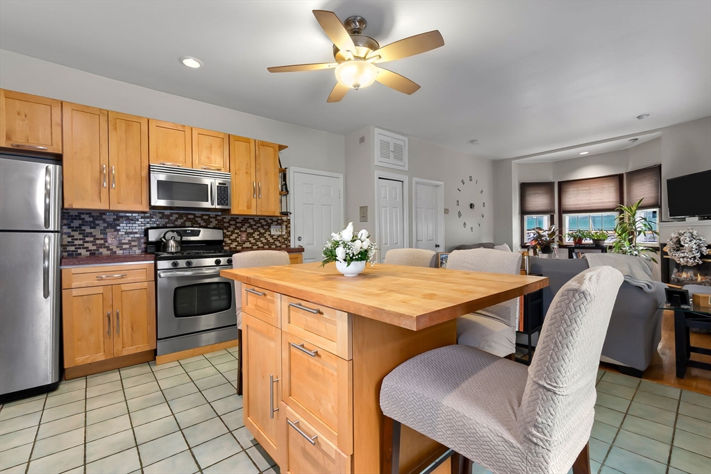 23 Chestnut St # 3L