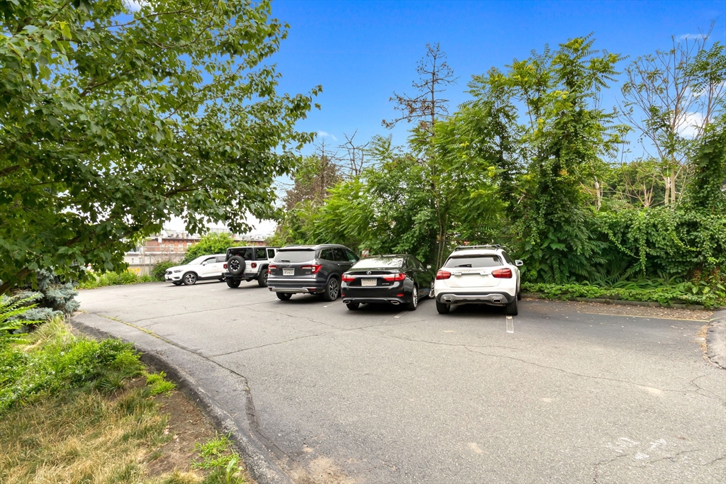 23 Chestnut St # 3L