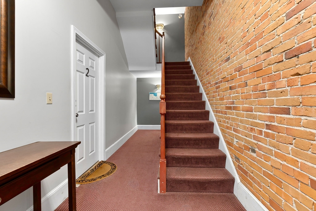 23 Chestnut St # 3L
