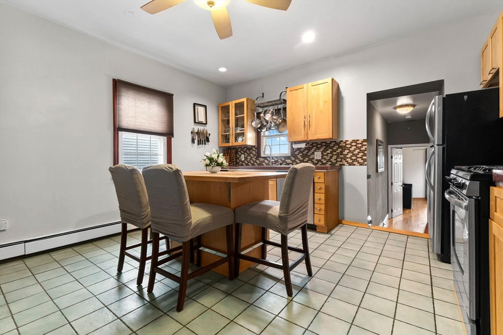 23 Chestnut St # 3L