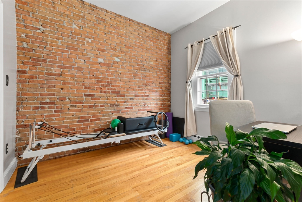 23 Chestnut St # 3L