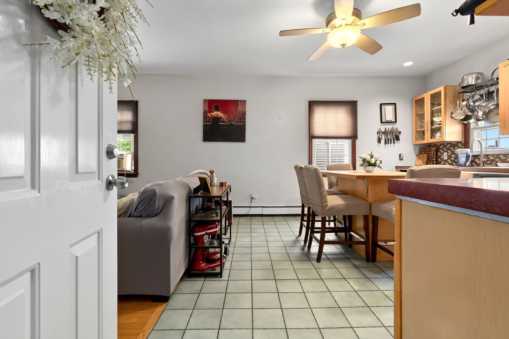 23 Chestnut St # 3L
