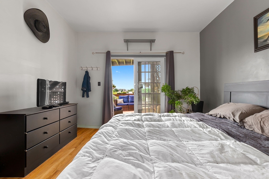 23 Chestnut St # 3L