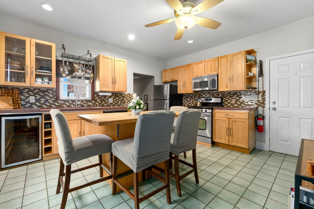 23 Chestnut St # 3L