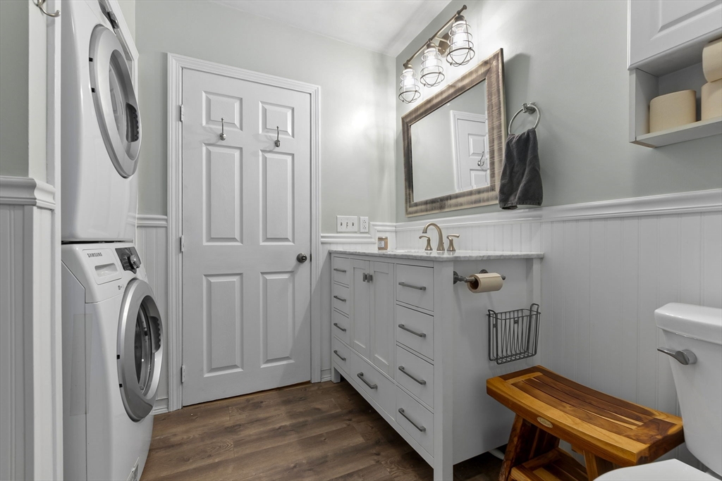 23 Chestnut St # 3L