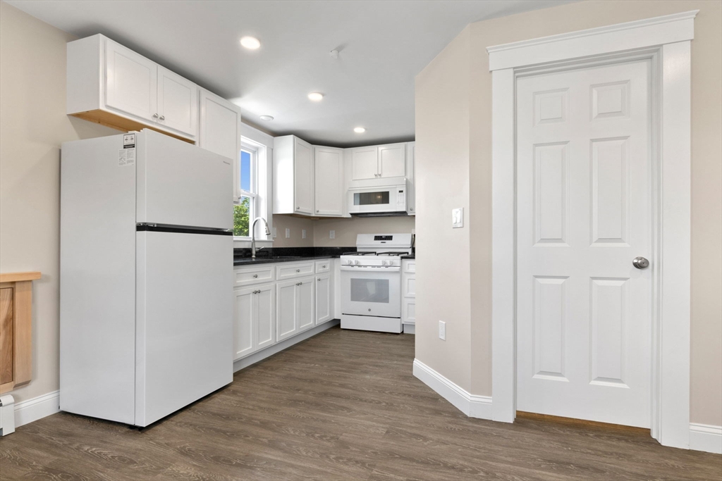 28 Poplar St # 9