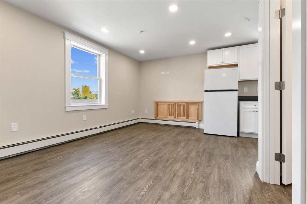 28 Poplar St # 9