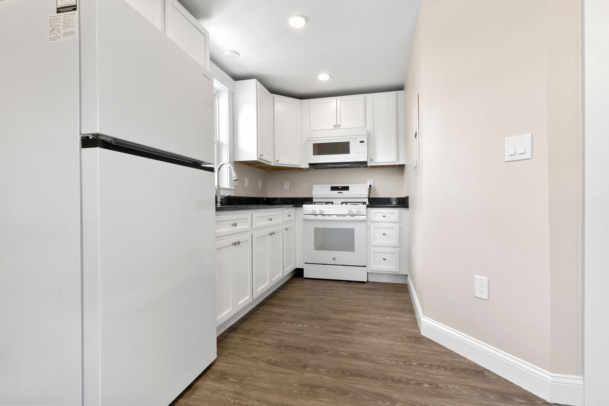 28 Poplar St # 9