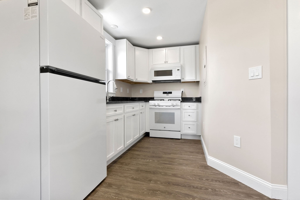 28 Poplar St # 9