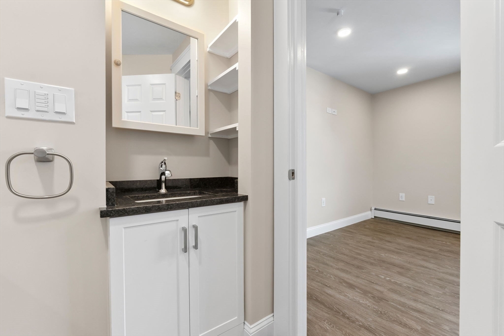 28 Poplar St # 9