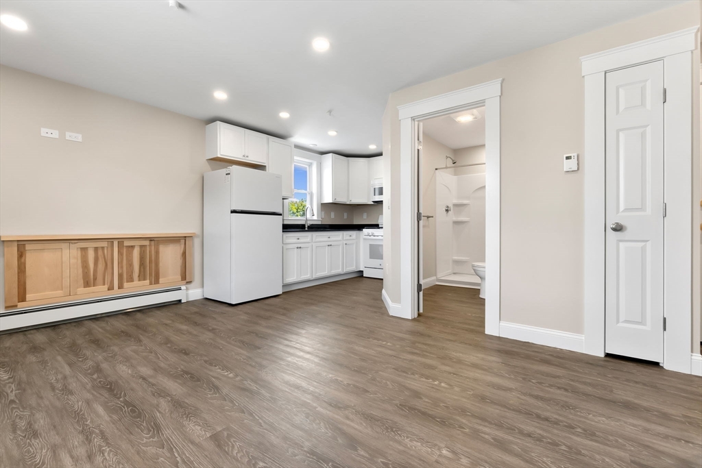 28 Poplar St # 9